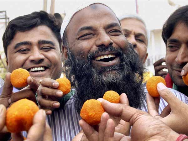 देश भर में कसाब की मौत पर दीवाली मनी देश भर में कसाब की मौत पर दीवाली मनी