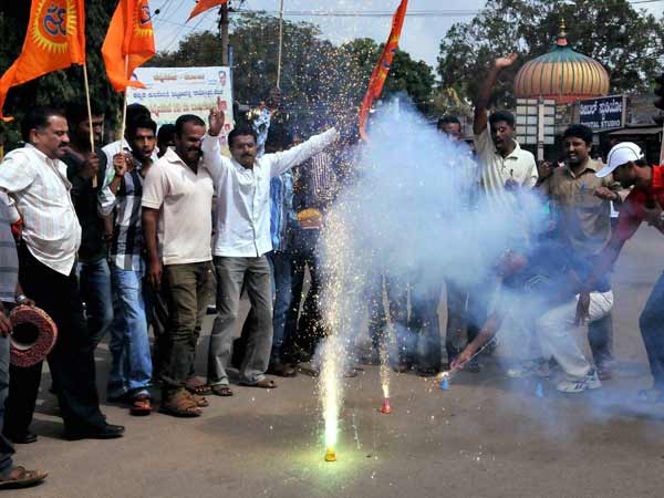 देश भर में कसाब की मौत पर दीवाली मनी देश भर में कसाब की मौत पर दीवाली मनी