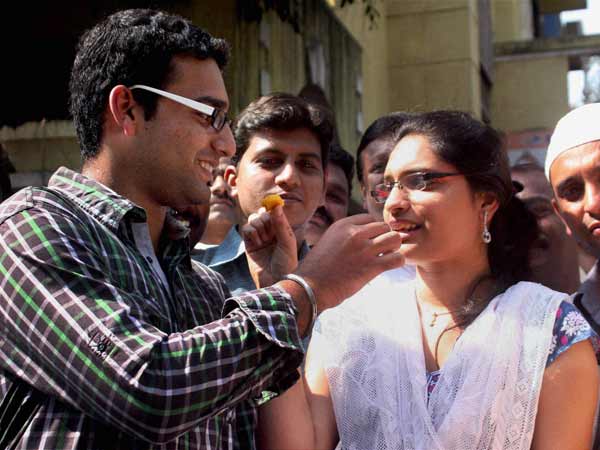 देश भर में कसाब की मौत पर दीवाली मनी देश भर में कसाब की मौत पर दीवाली मनी