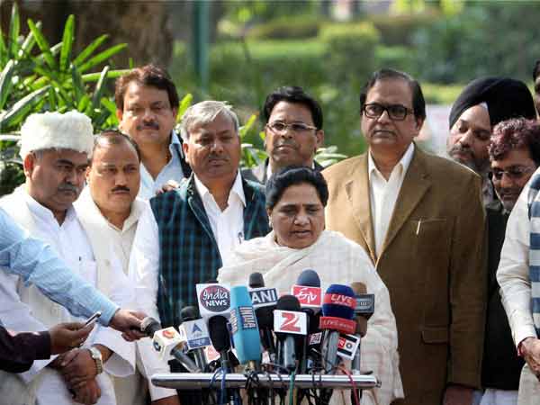 खिली-खिलीं मायावती बहन