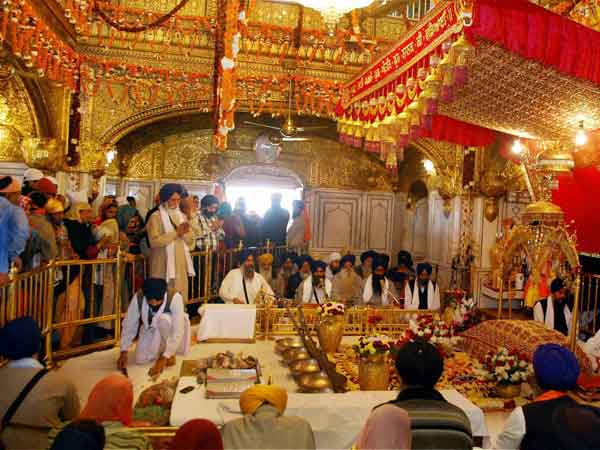 अमृतसर में स्वंण मंदिर अमृतसर में स्वंण मंदिर