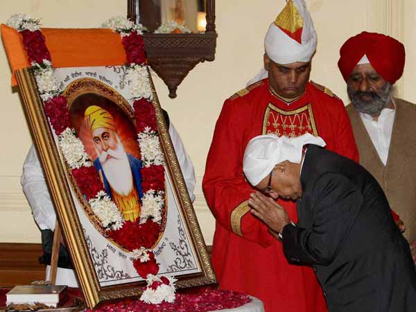 राज भवन में समारोह राज भवन में समारोह