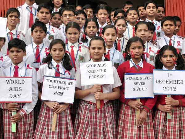 कराड में स्‍कूली बच्‍चे 