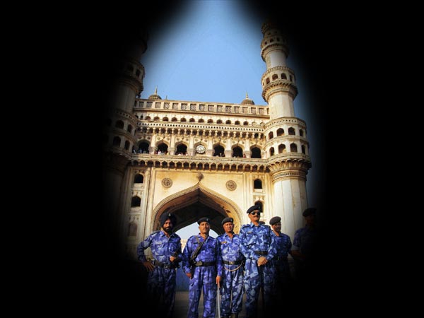 चारमिनार पर सुरक्षा