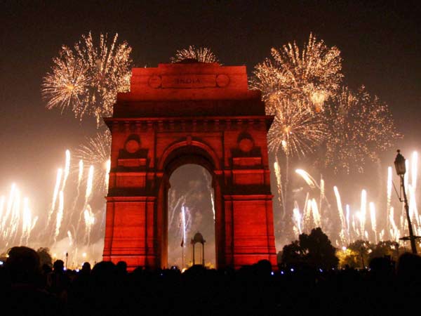 इंडिया गेट पर आतिशबाजी 