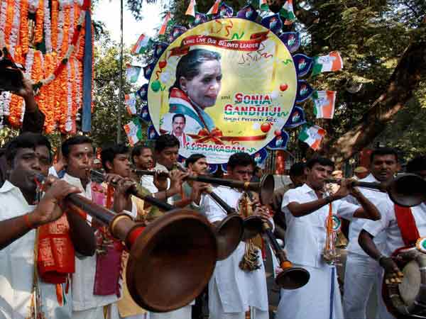 कांग्रेसियों ने जन्‍म दिन मनाया