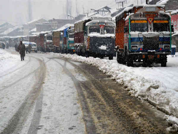कश्‍मीर में बर्फबारी 