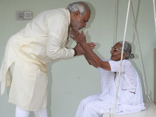 नरेन्द्र मोदी-हीराबेन