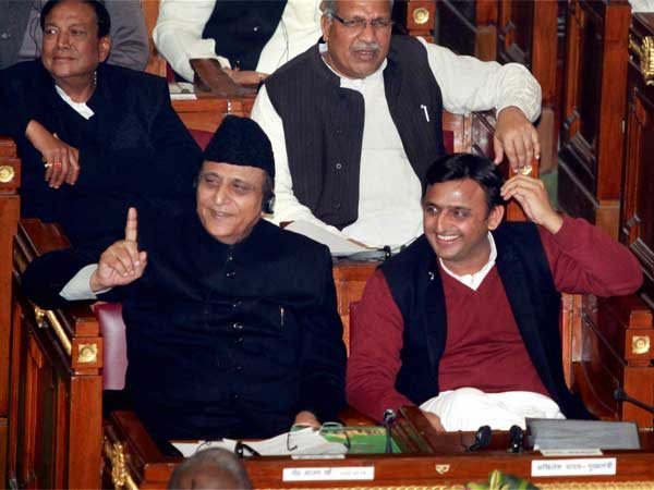 कमांडर नहीं टीपू हैं अखिलेश