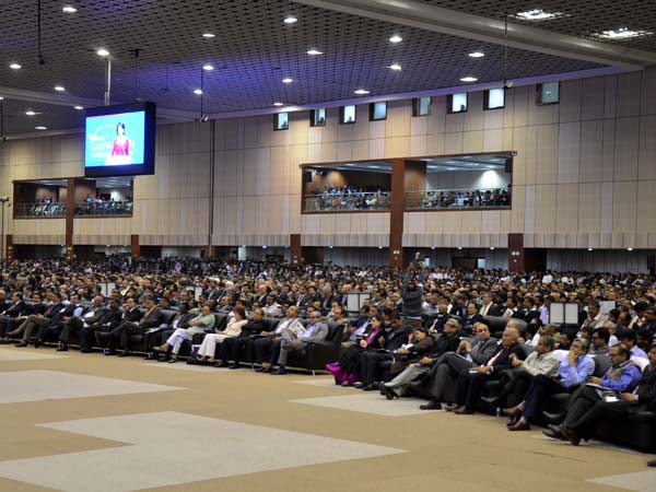 वाइब्रेंट गुजरात ग्‍लोबल इन्‍वेस्‍टर्स समिट 2013