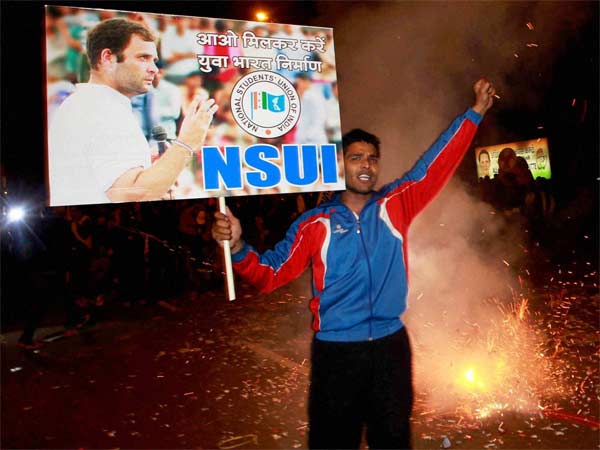 दिल्‍ली में जश्‍न