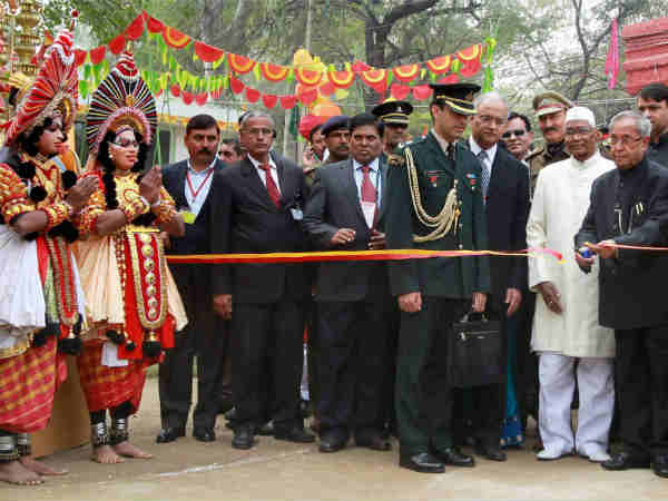 राष्‍ट्रपति प्रणब मुखर्जी पहुंचे