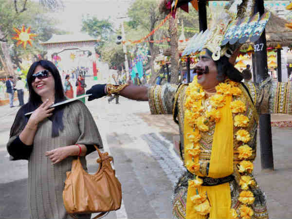 सूरजकुंड में रावण