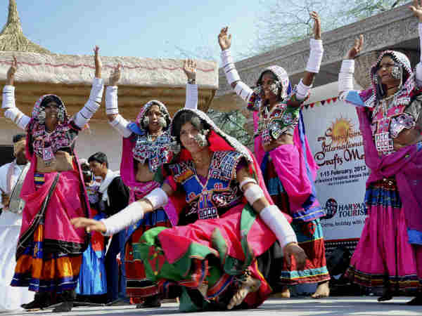 सूरज कुंड में राजस्‍थानी डांस 