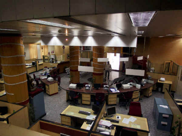 बैंकों के अंदर का हाल 