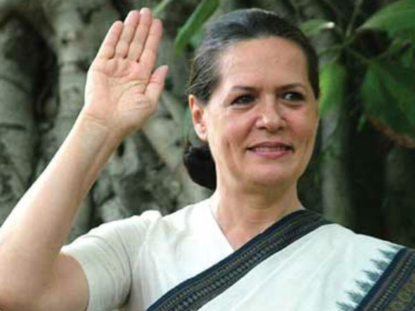 सोनिया गांधी सबसे लोकप्रिय महिला सोनिया गांधी सबसे लोकप्रिय महिला