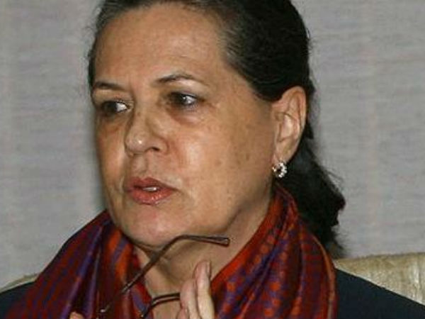 सोनिया गांधी सबसे लोकप्रिय महिला सोनिया गांधी सबसे लोकप्रिय महिला