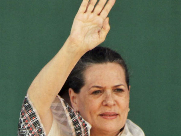 सोनिया गांधी सबसे लोकप्रिय महिला सोनिया गांधी सबसे लोकप्रिय महिला