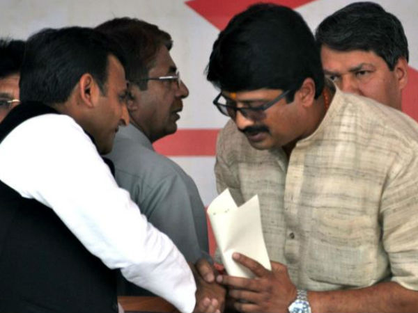 अखिलेश सरकार में मंत्री थे राजा भैया