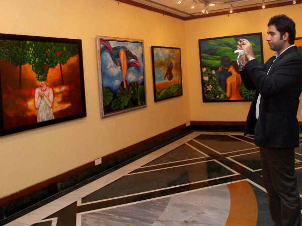 पेंटिंग एक्जिबिशन