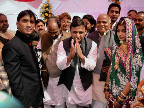 अखिलेश और शनि की चाल अखिलेश और शनि की चाल