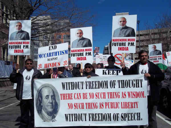 वॉर्टन के खिलाफ प्रदर्शन तस्वीरों में वॉर्टन के खिलाफ प्रदर्शन तस्वीरों में