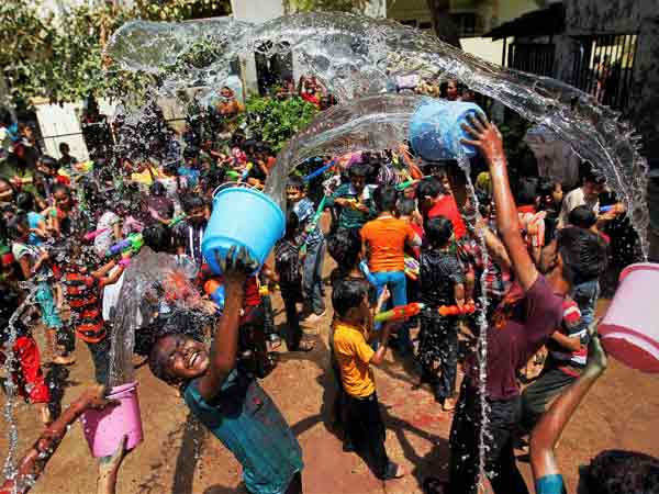 किसी की नजर लग गई है