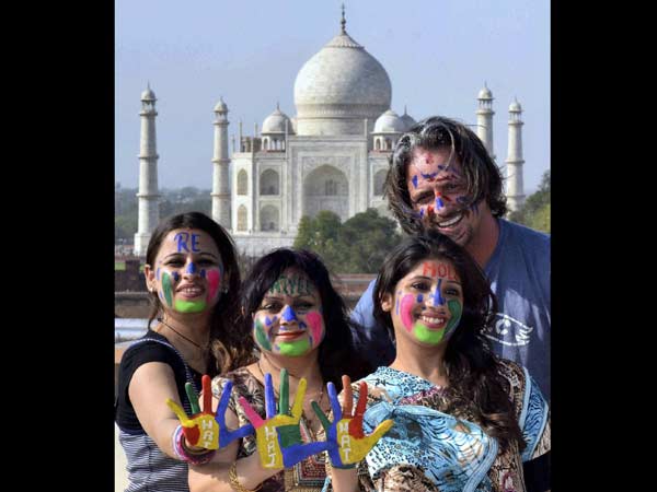 ताज महल पर होली ताज महल पर होली