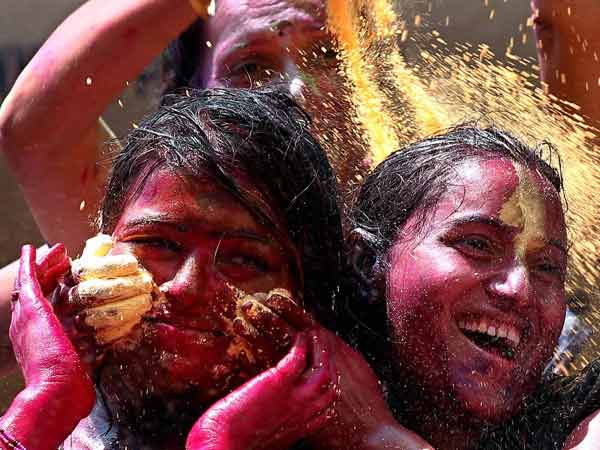 तस्वीरों में होली तस्वीरों में होली