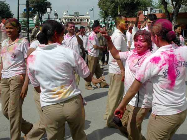 होरियारों की टोली होरियारों की टोली