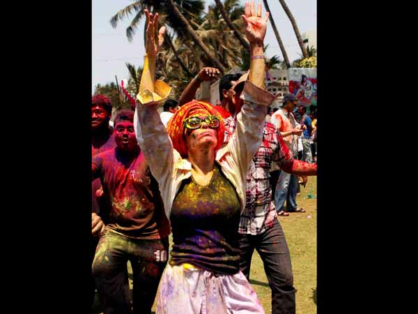 होरियारों की टोली होरियारों की टोली