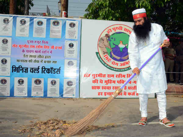 तस्‍वीरों में सफाई अभियान व खास बातें