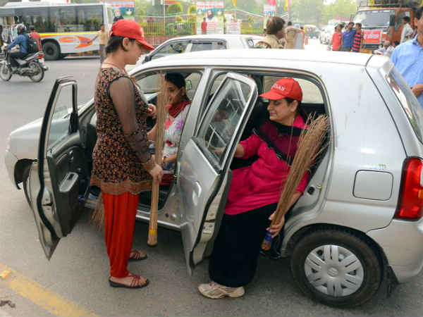 तस्‍वीरों में सफाई अभियान व खास बातें