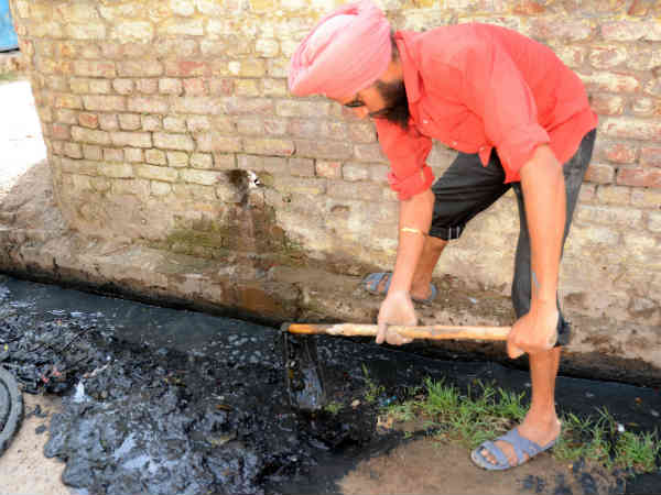 तस्‍वीरों में सफाई अभियान व खास बातें