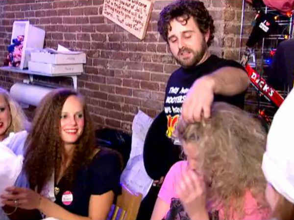 दुर्गत बना देते हैं ग्राहक की