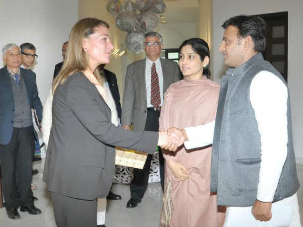 विदेशी मेहमान के साथ विदेशी मेहमान के साथ