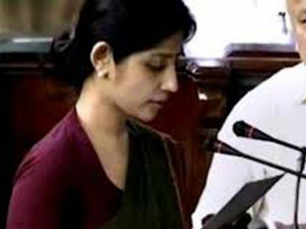 बतौर सांसद शपथ ग्रहण बतौर सांसद शपथ ग्रहण