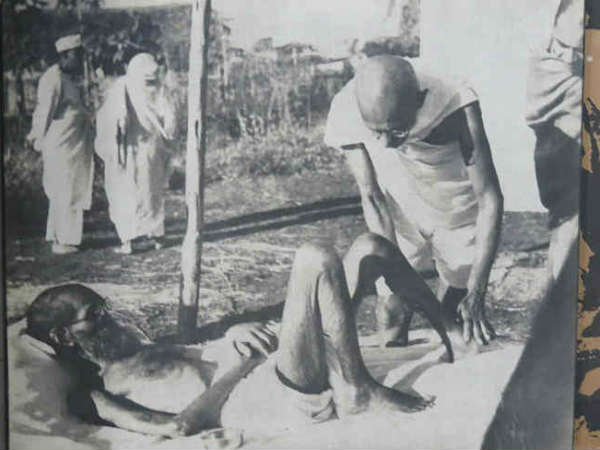 नातिन और भतीजी के साथ नग्‍न सोए