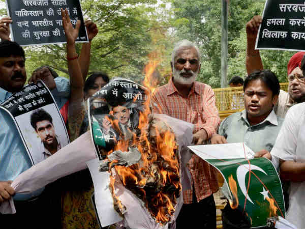 पाकिस्तान के खिलाफ विरोध पाकिस्तान के खिलाफ विरोध