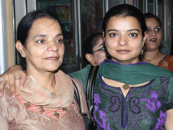 मां बिना अधूरी हूं मैं... 