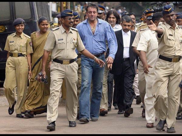  क्‍या वाकई में संजय दत्‍त साढ़े तीन साल जेल में रहेंगे?