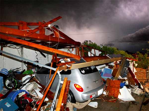 350 लोग घायल 350 लोग घायल