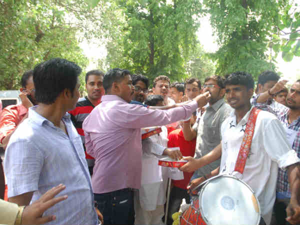 छात्रों ने एलयू में मनाया जश्‍न 
