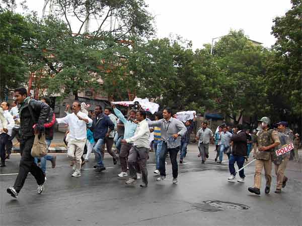 Telangana groups to protest against the delay in creation of Telangana state. Telangana groups to protest against the delay in creation of Telangana state.