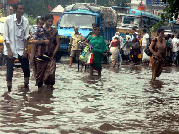 कोलकाता में भारी बारिश 