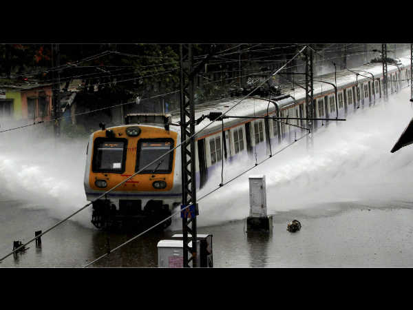 मुंबई लोकल 