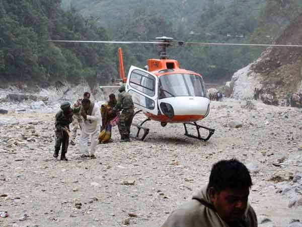 बचाव कार्य में जुटे सेना के कुशल जवान 