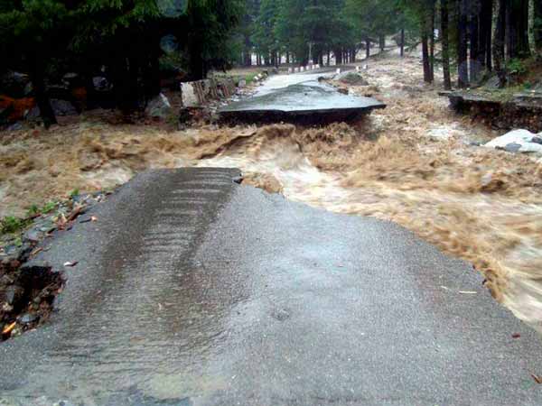 600 तीर्थयात्रियों को सुरक्षित पहुंचाया 