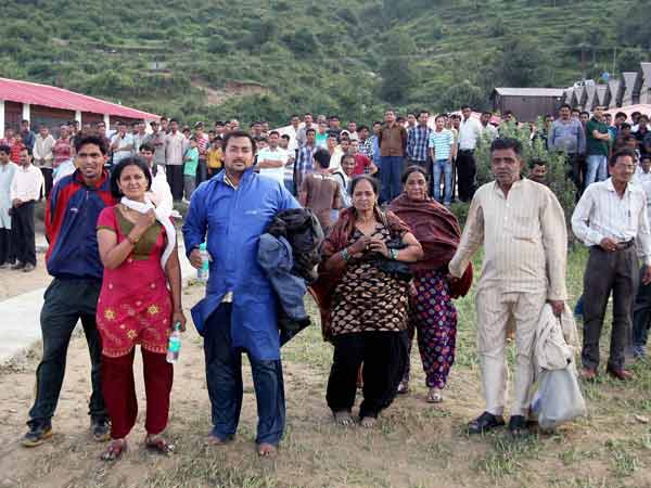 पिंडारी हिमनद से निकाले गए 