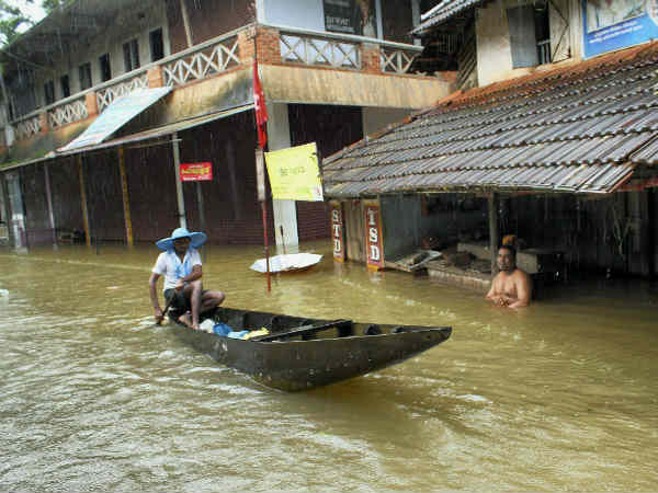 केरल में बारिश, यूपी सूखा 